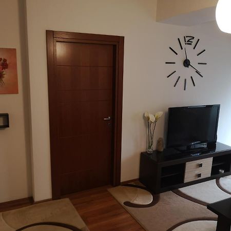 Hello Apartment Skopje Bagian luar foto