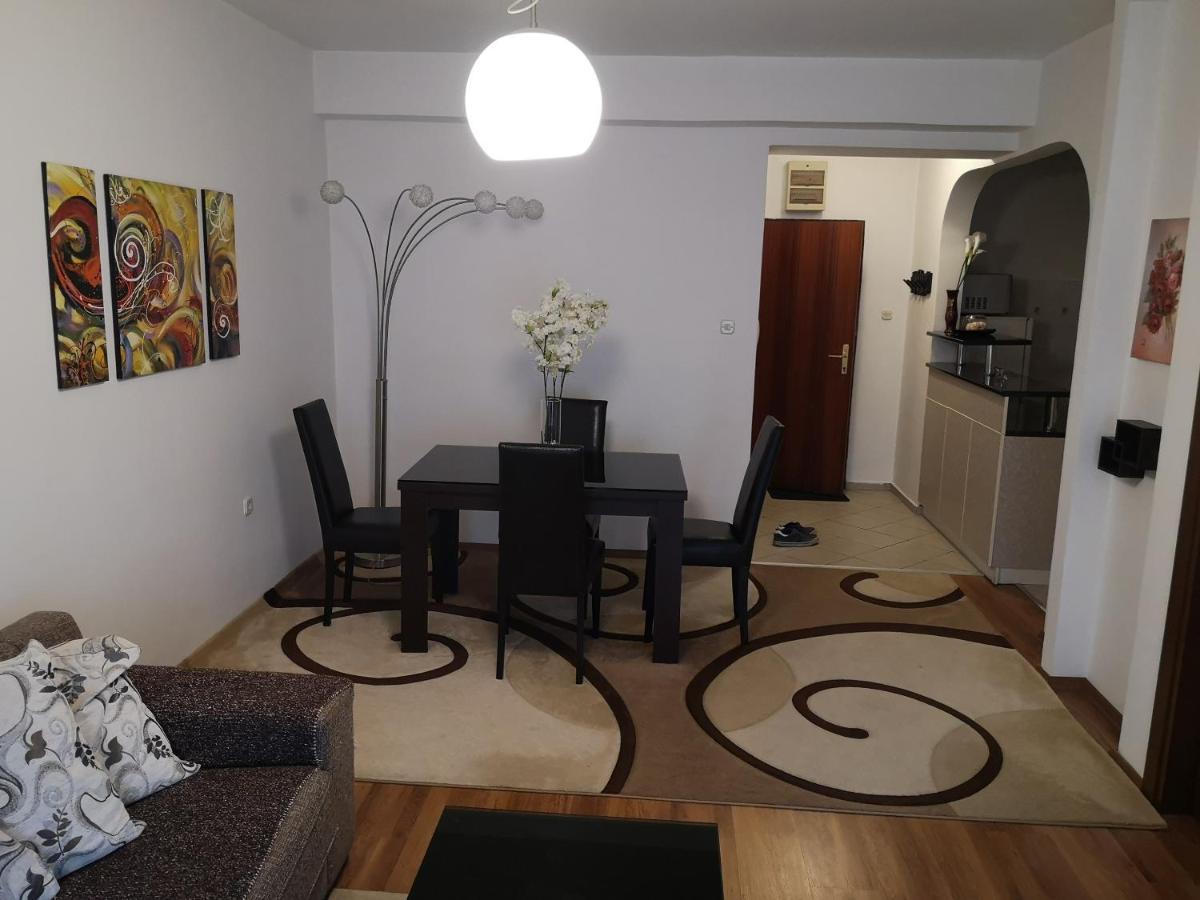 Hello Apartment Skopje Bagian luar foto