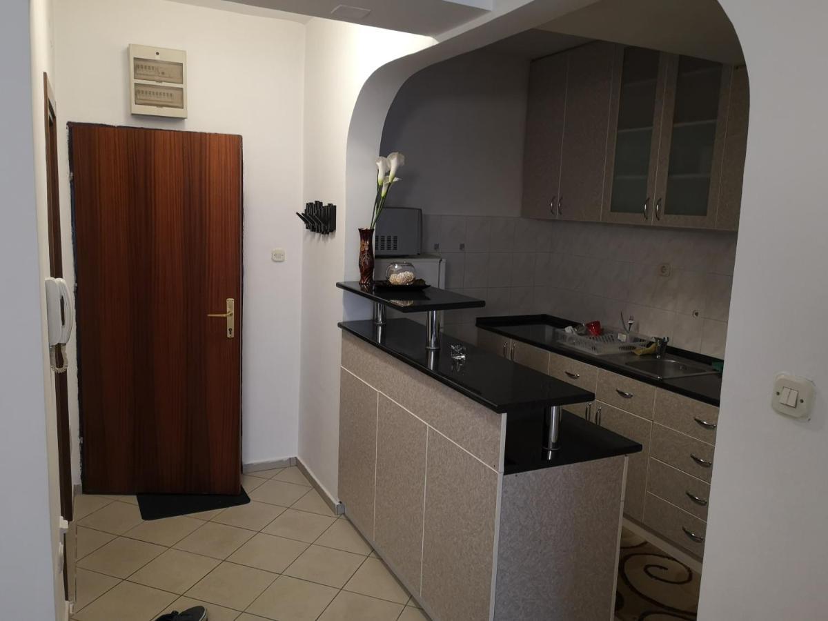 Hello Apartment Skopje Bagian luar foto