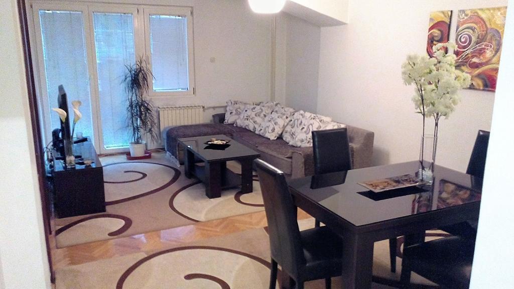 Hello Apartment Skopje Bagian luar foto